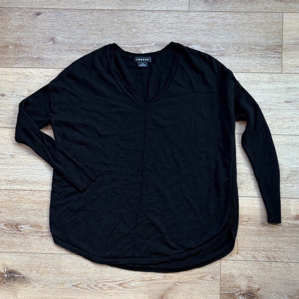 Black Long Sleeve V-Neck sweater Top